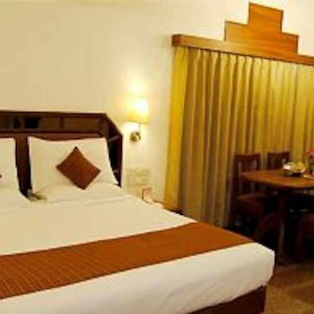 Hotel Maurya International Chennai Exterior foto